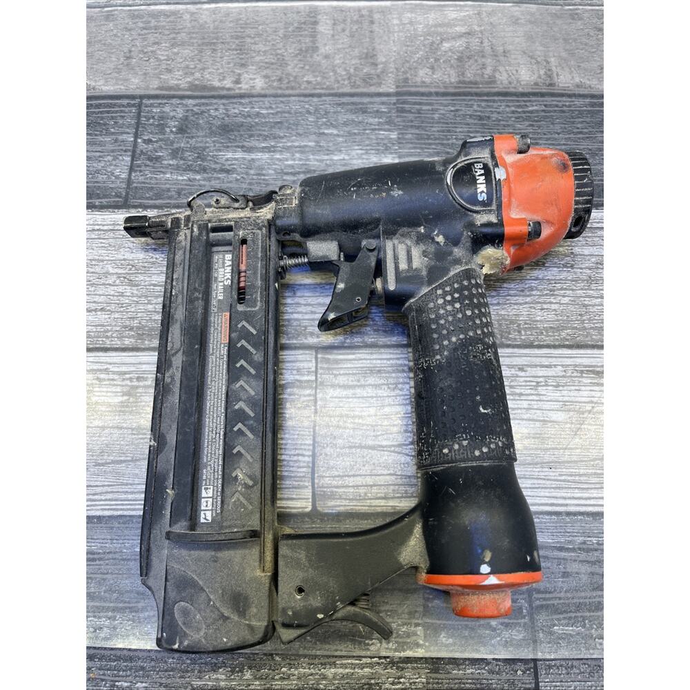 Banks 18 Gauge Brad Nailer Model 64140, 5/8”-2”, Used. Tested Works Great. {20}.